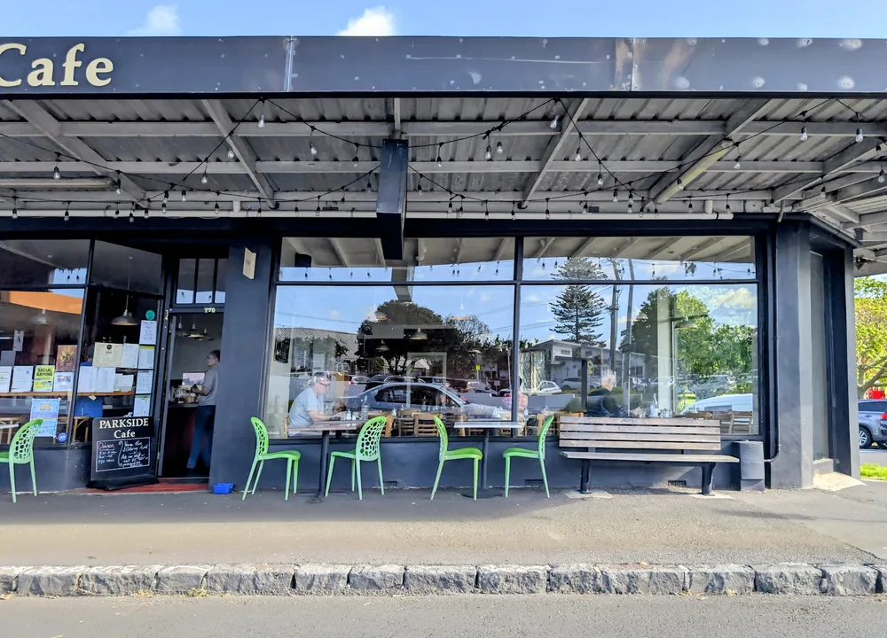 The Parkside Cafe exterior on New North Road